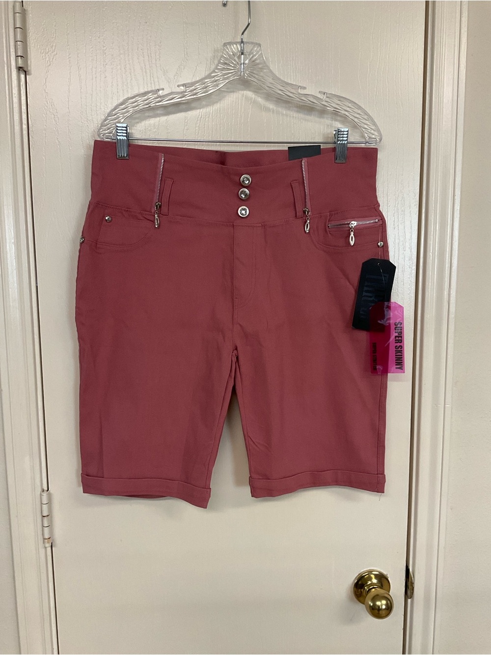 Thrill Rose-Mauve Bermuda Shorts with Zip Details